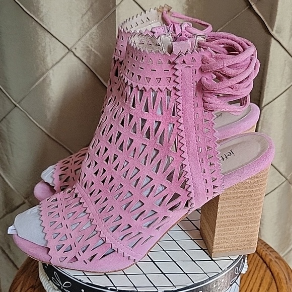 VGUC- Jeffrey Campbell ‘Ottawa’ Sandal - Picture 4 of 9